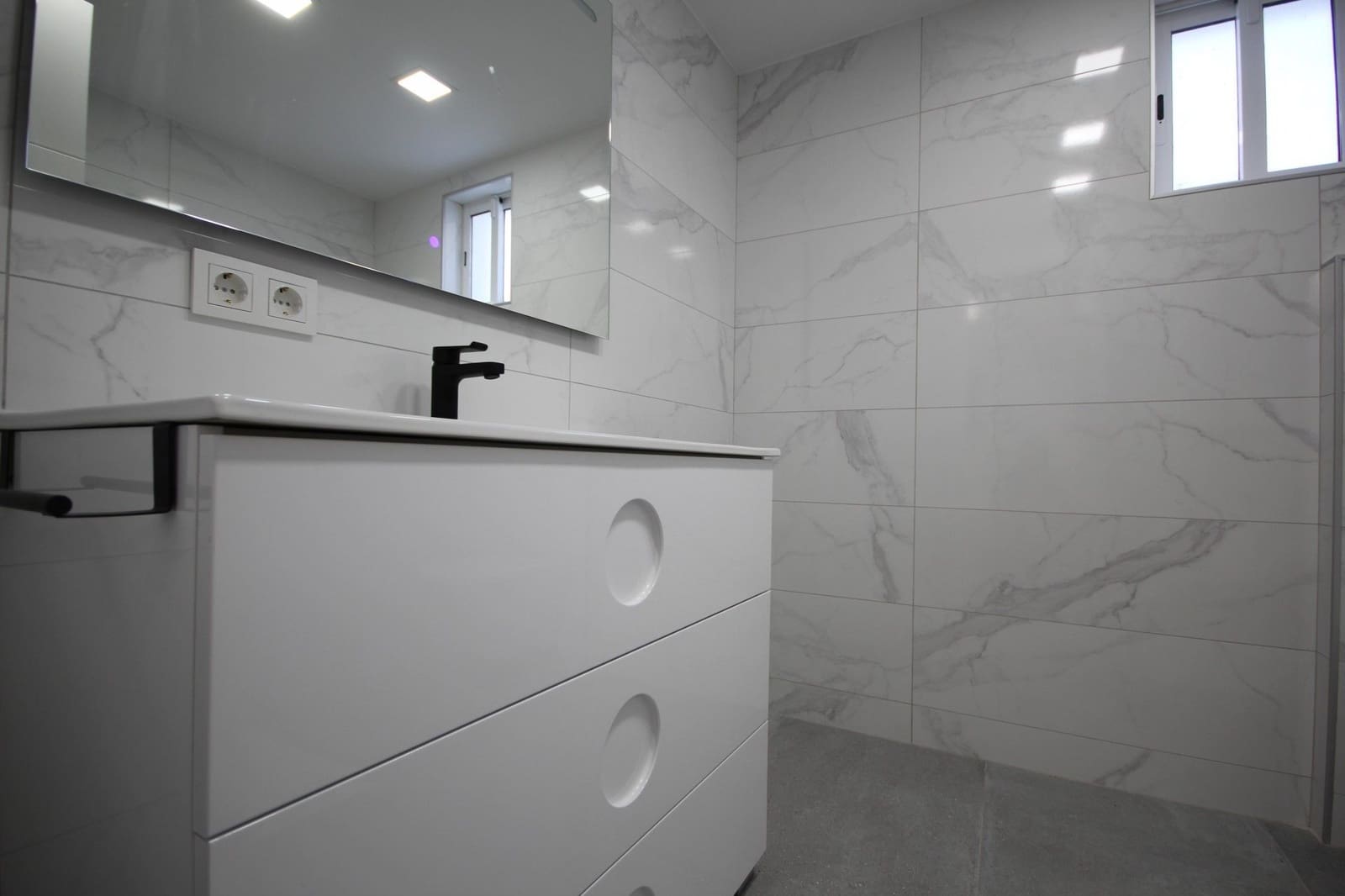 6 makuuhuone Huvila myytävänä paikassa La Nucia mukana uima-altaan 
autotalli - 1 350 000 € (Ref: 9273023)