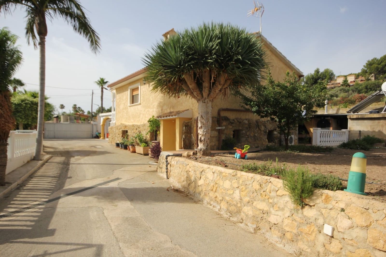 5 slaapkamer Villa te koop in La Nucia met zwembad garage - € 475.000 (Ref: 9273026)