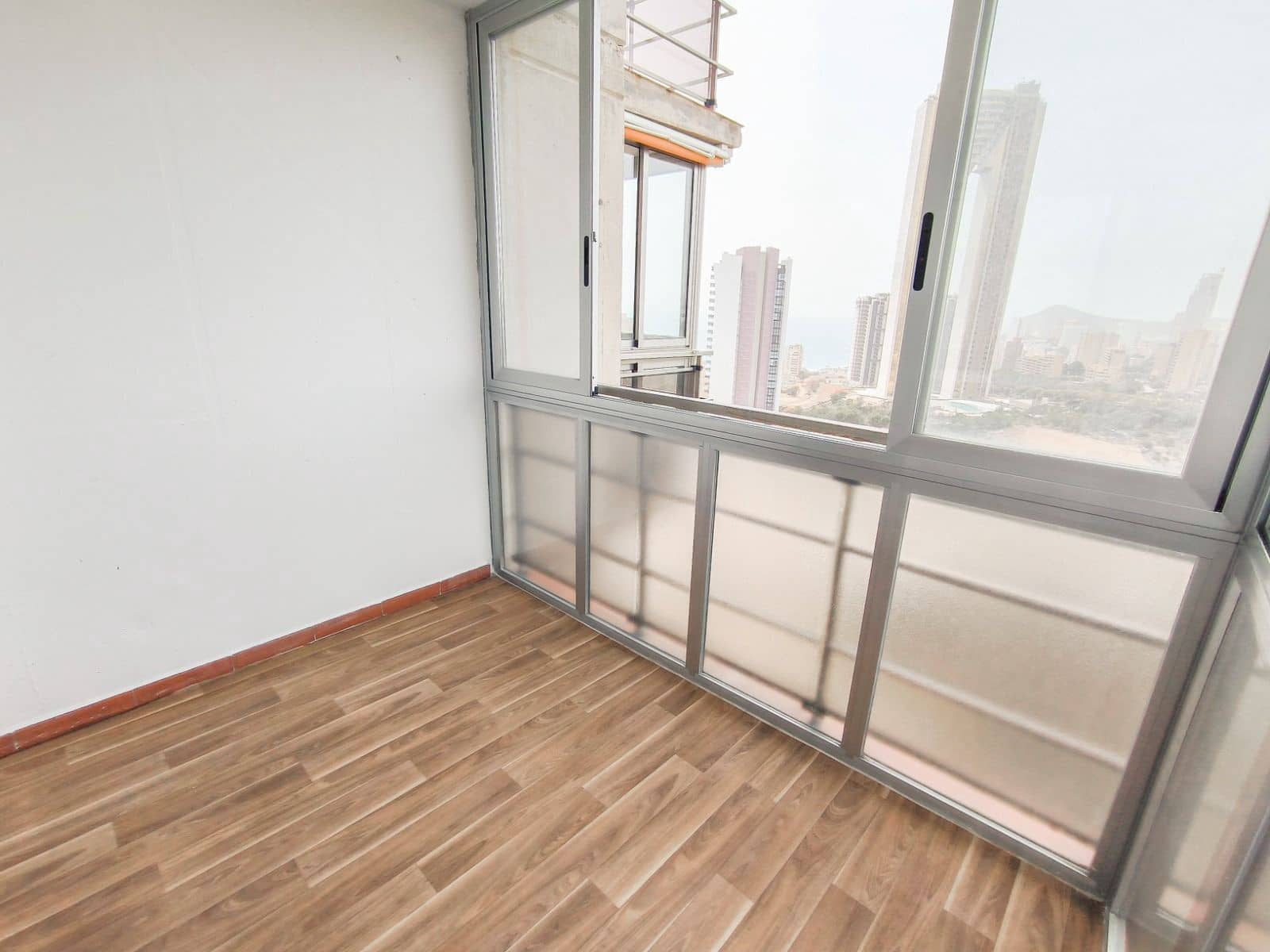 2 sovrum Lägenhet till salu i Benidorm med pool garage - 235 000 € (Ref: 9274075)