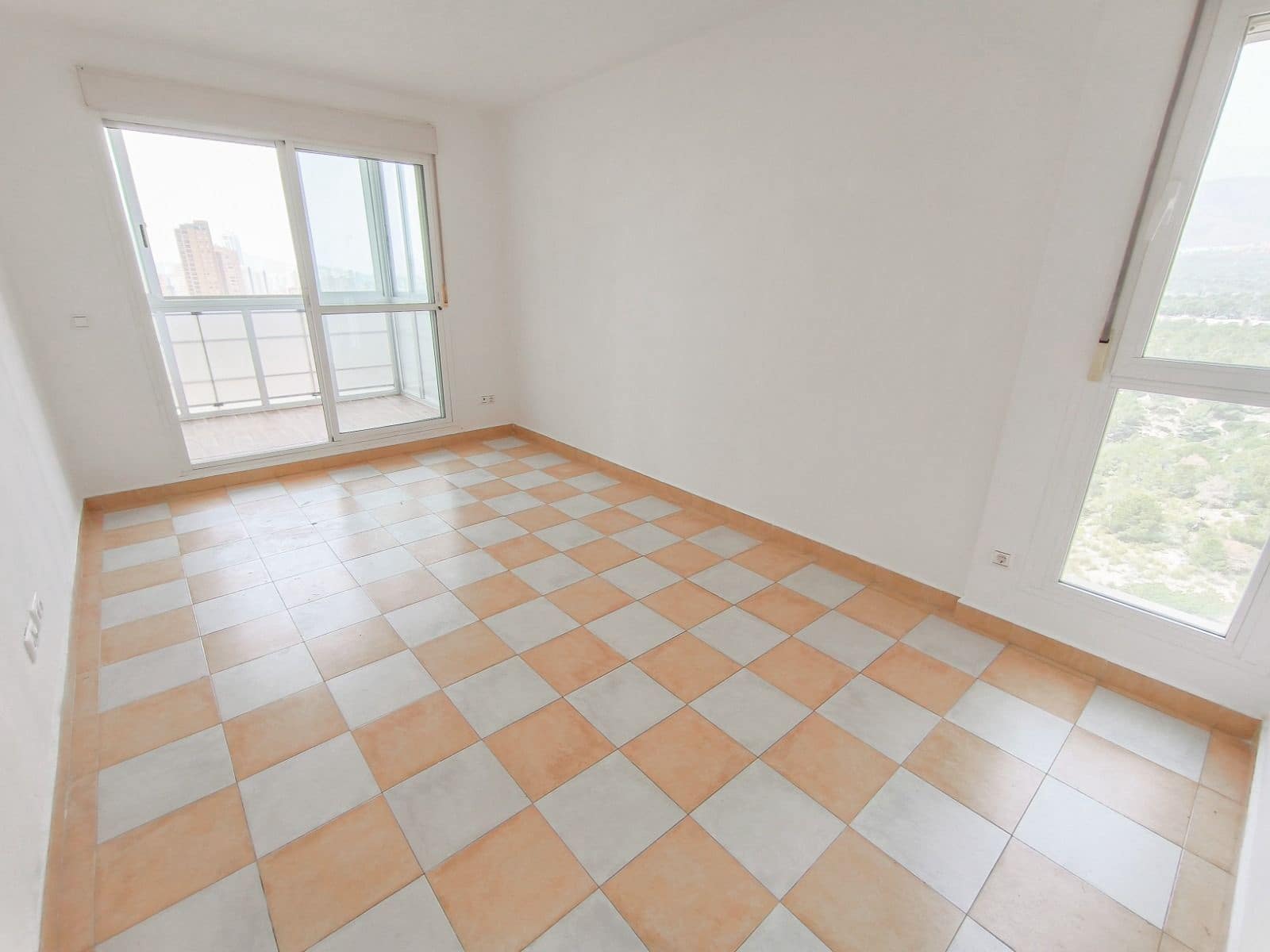 2 sovrum Lägenhet till salu i Benidorm med pool garage - 235 000 € (Ref: 9274075)