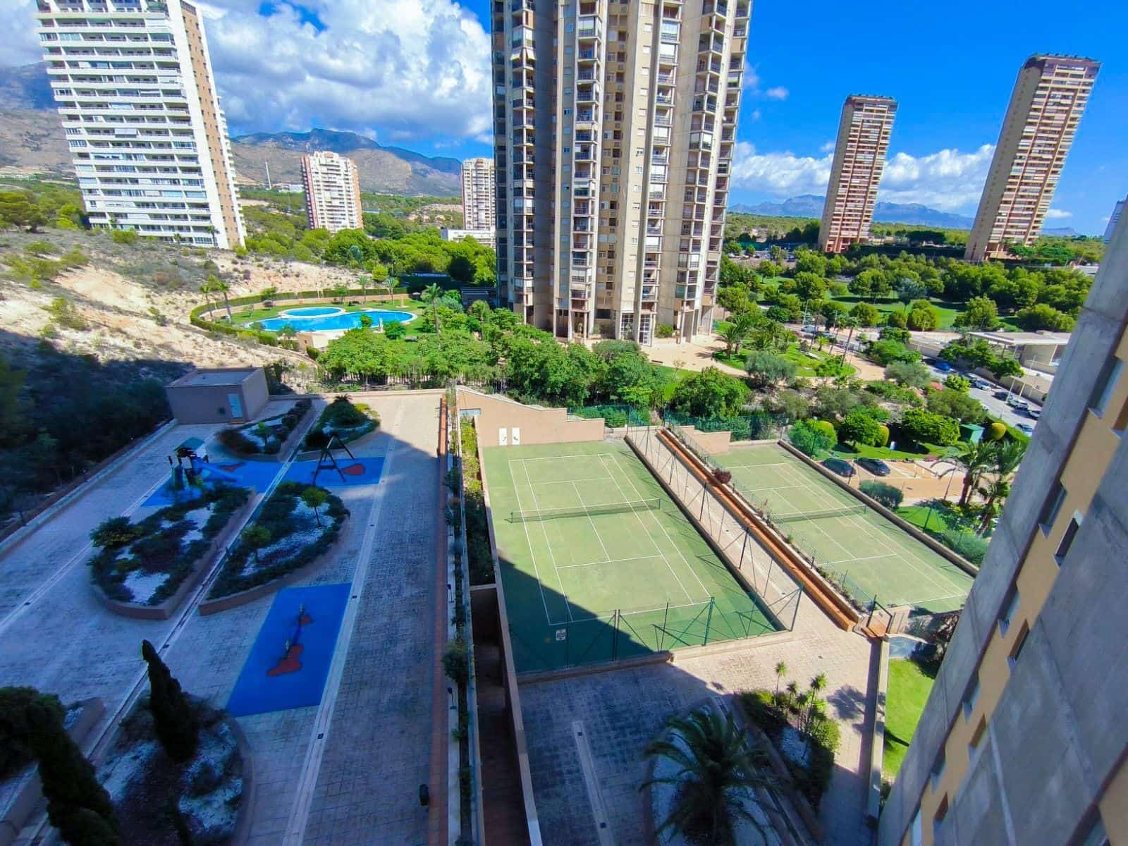 2 sovrum Lägenhet till salu i Benidorm med pool garage - 235 000 € (Ref: 9274075)