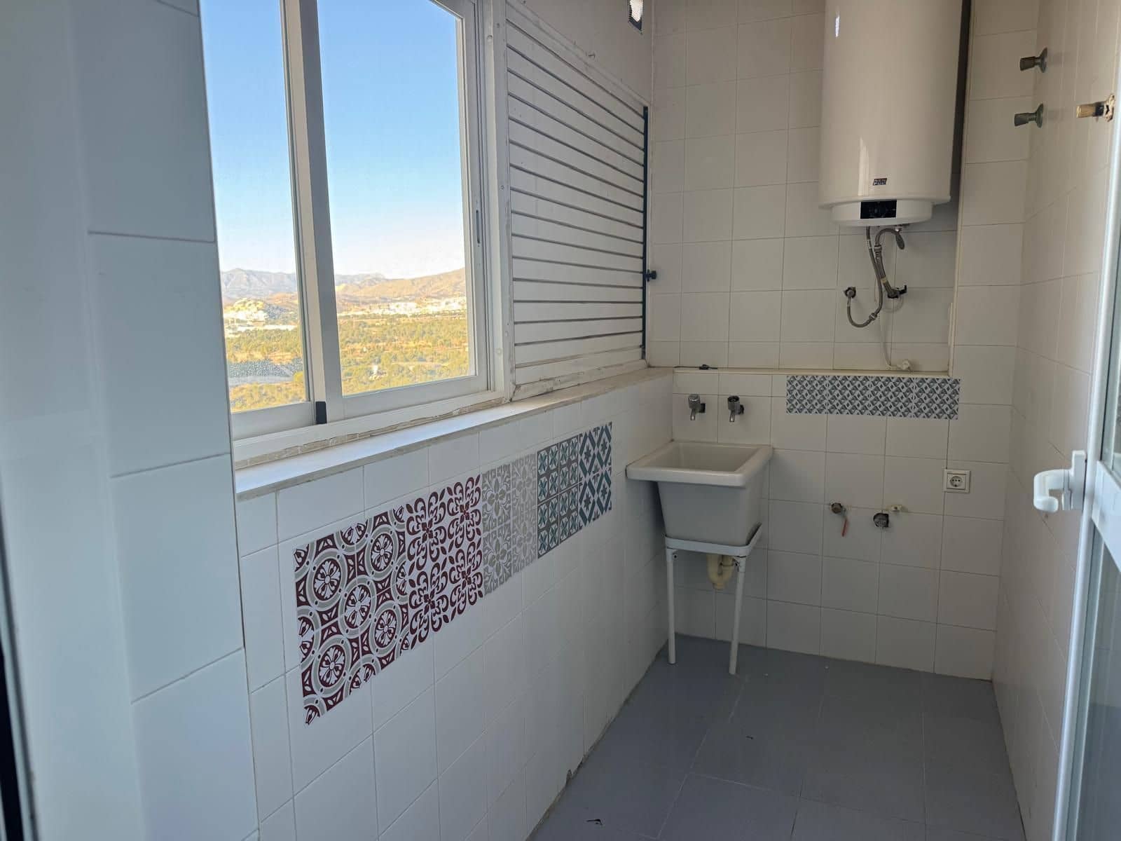 2 soverom Leilighet til salgs i Benidorm med svømmebasseng garasje - € 235 000 (Ref: 9274077)