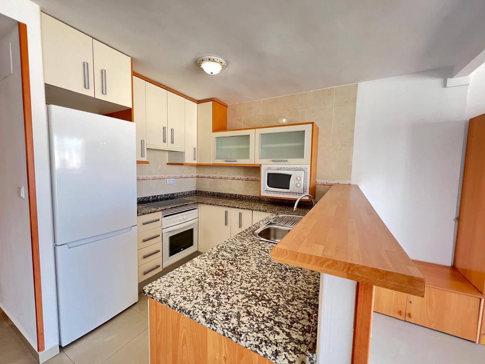 2 slaapkamer Appartement te koop in Benidorm met zwembad garage - € 174.000 (Ref: 9274078)