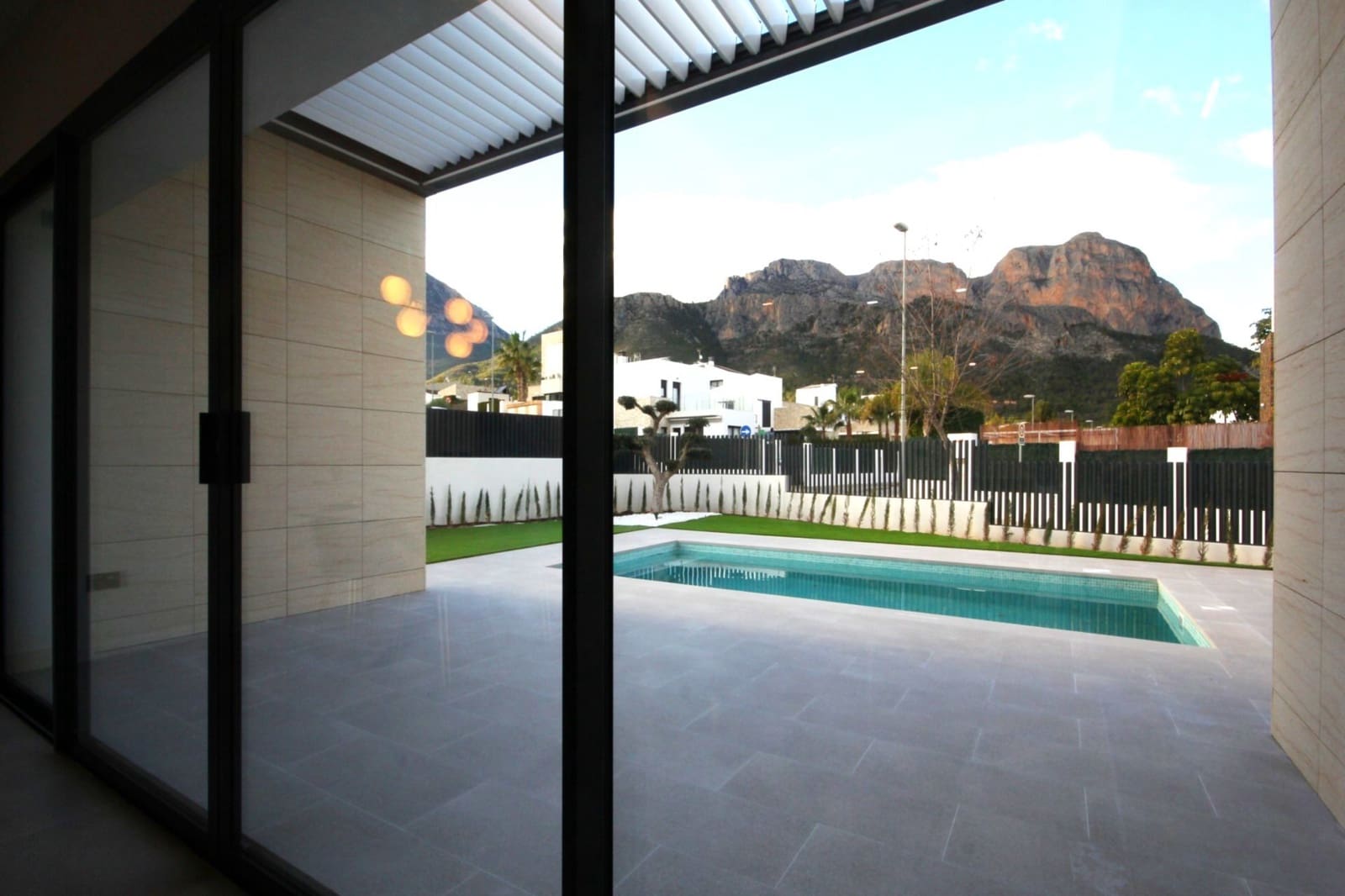 3 bedroom Villa for sale in Polop with pool garage - € 525,000 (Ref: 9274088)