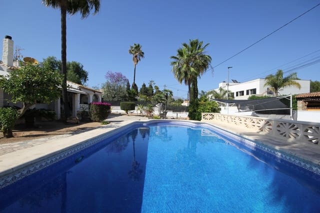 Chalet de 4 habitaciones en Pueblo - Urbanizaciones, Alfaz del Pi / L'Alfàs del Pi en venta con piscina garaje - 450.000 € (Ref: 9326024)