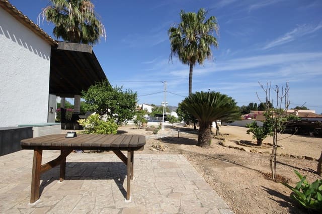 Chalet de 4 habitaciones en Pueblo - Urbanizaciones, Alfaz del Pi / L'Alfàs del Pi en venta con piscina garaje - 450.000 € (Ref: 9326024)