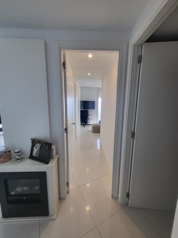 2 slaapkamer Strandappartement te koop in Ibiza dorp met zwembad garage - € 840.000 (Ref: 8830041)