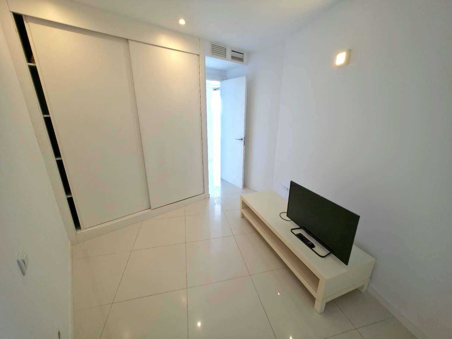 2 Zimmer Strandapartment zu verkaufen in Ibiza / Eivissa Stadt mit Pool Garage - 840.000 € (Ref: 8830041)