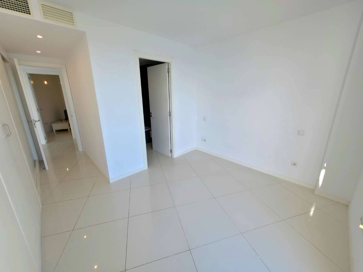 2 Zimmer Strandapartment zu verkaufen in Ibiza / Eivissa Stadt mit Pool Garage - 840.000 € (Ref: 8830041)