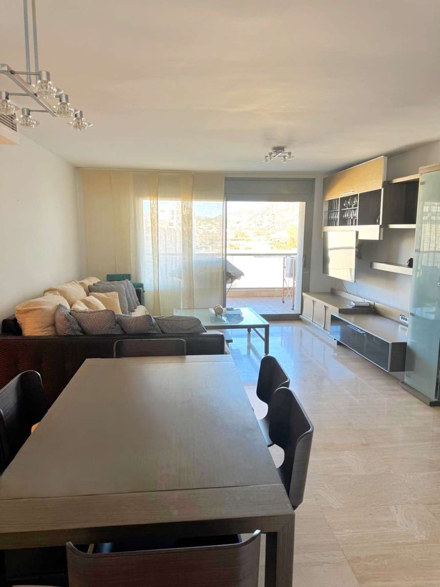 3 slaapkamer Strandappartement te koop in Ibiza dorp met zwembad garage - € 850.000 (Ref: 8937059)