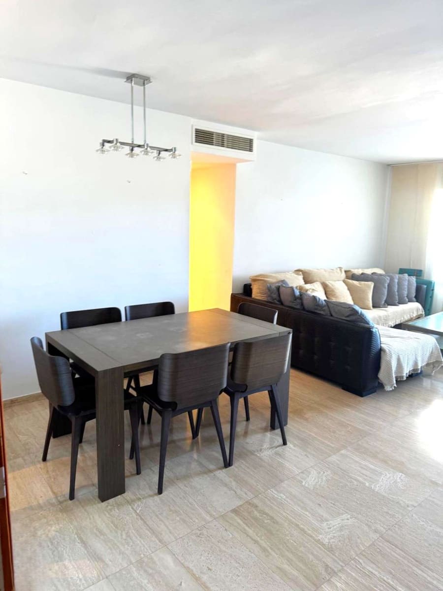 3 slaapkamer Strandappartement te koop in Ibiza dorp met zwembad garage - € 850.000 (Ref: 8937059)