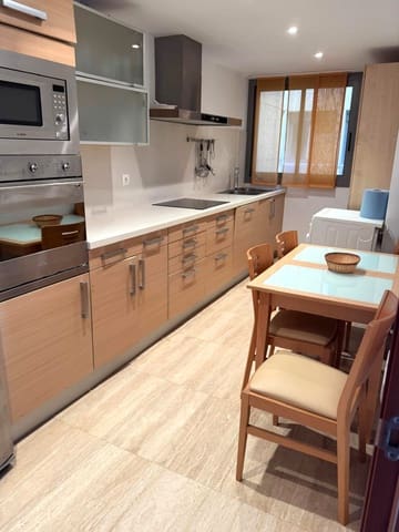 3 slaapkamer Strandappartement te koop in Ibiza dorp met zwembad garage - € 850.000 (Ref: 8937059)