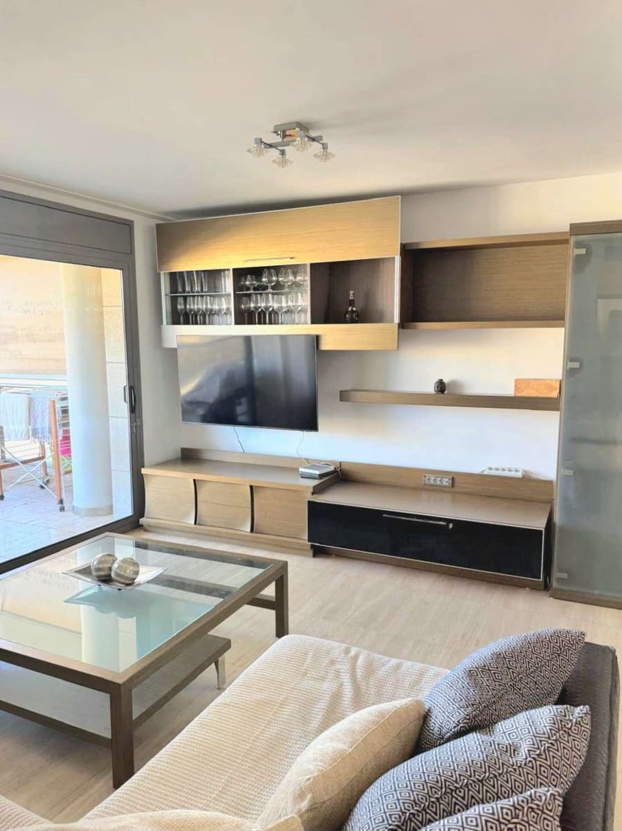3 slaapkamer Strandappartement te koop in Ibiza dorp met zwembad garage - € 850.000 (Ref: 8937059)