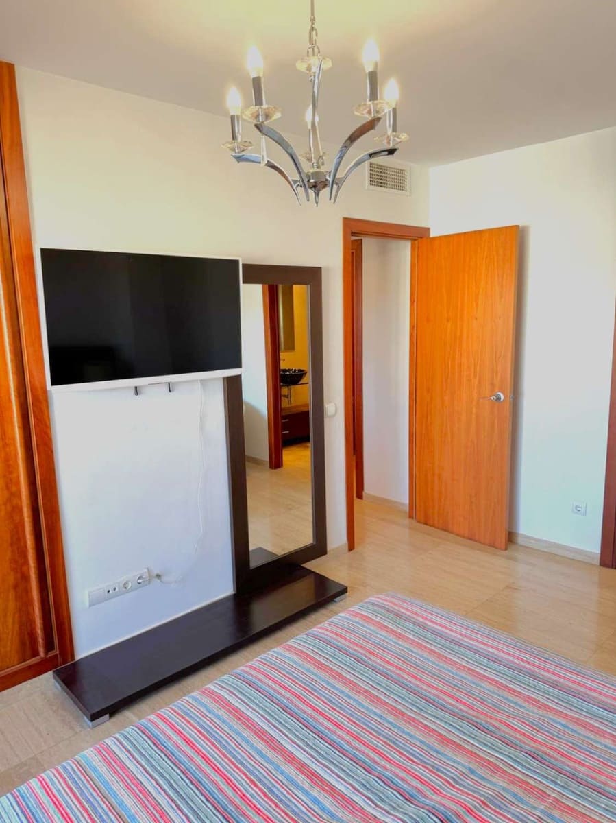 3 slaapkamer Strandappartement te koop in Ibiza dorp met zwembad garage - € 850.000 (Ref: 8937059)