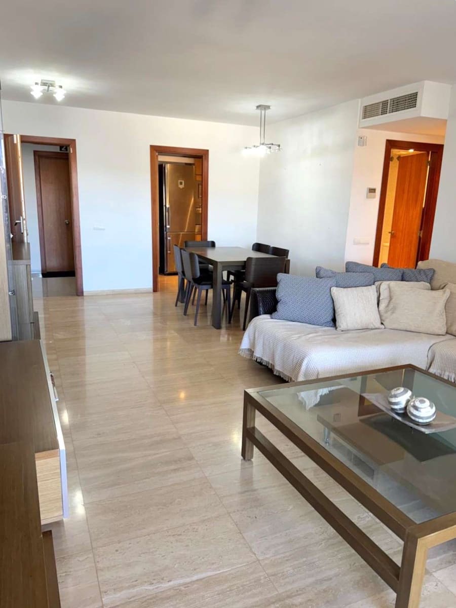 3 slaapkamer Strandappartement te koop in Ibiza dorp met zwembad garage - € 850.000 (Ref: 8937059)