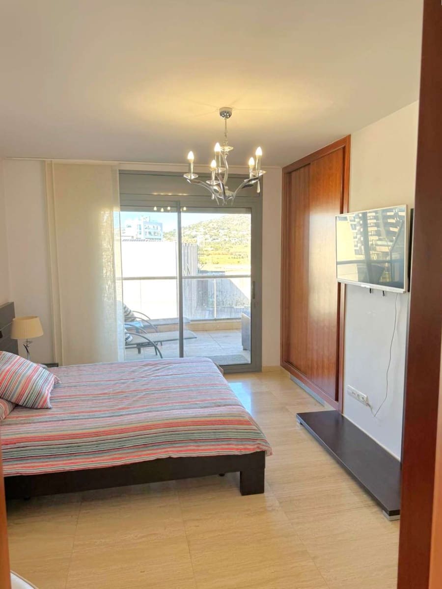 3 slaapkamer Strandappartement te koop in Ibiza dorp met zwembad garage - € 850.000 (Ref: 8937059)