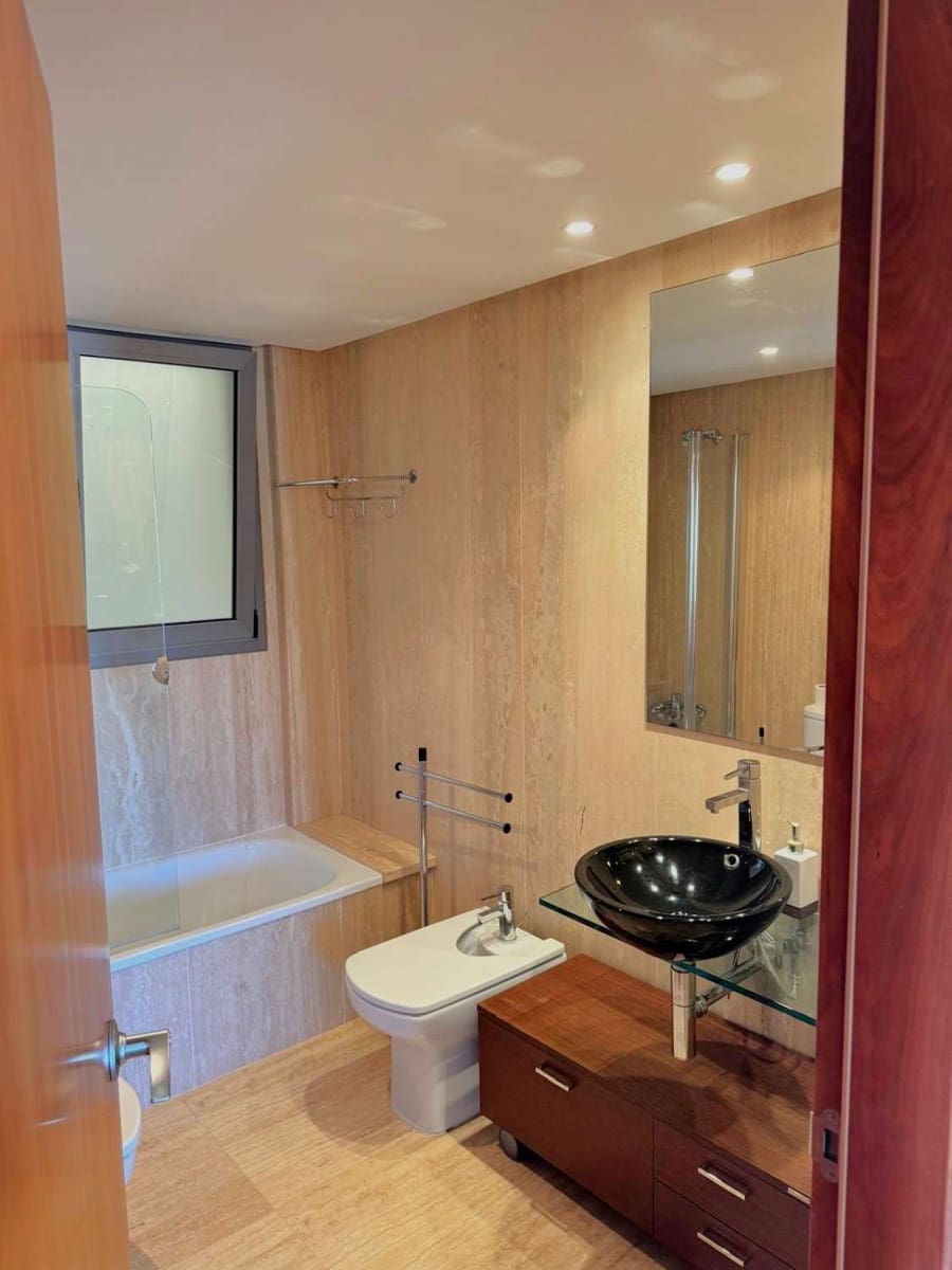 3 slaapkamer Strandappartement te koop in Ibiza dorp met zwembad garage - € 850.000 (Ref: 8937059)