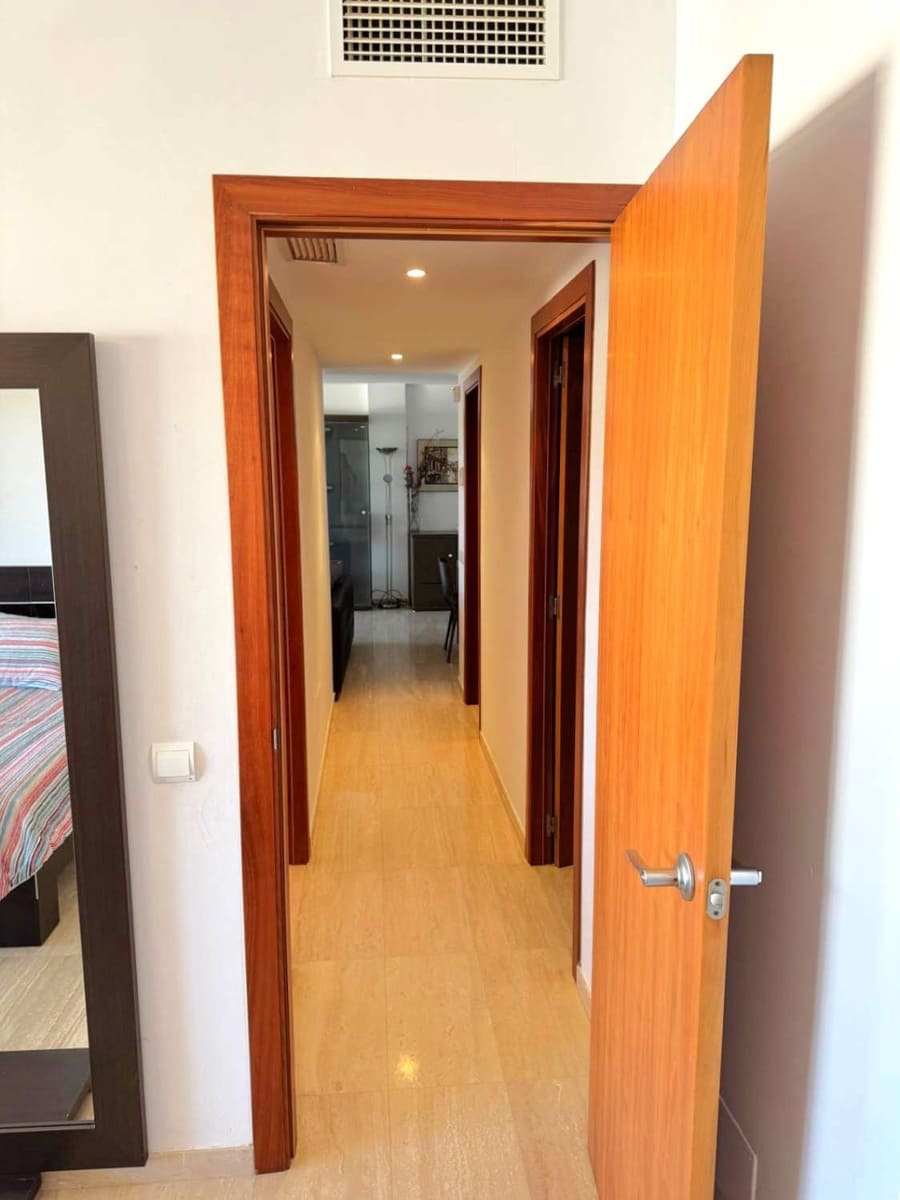3 slaapkamer Strandappartement te koop in Ibiza dorp met zwembad garage - € 850.000 (Ref: 8937059)