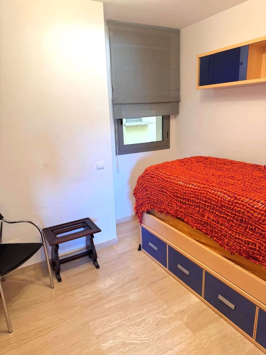 3 slaapkamer Strandappartement te koop in Ibiza dorp met zwembad garage - € 850.000 (Ref: 8937059)