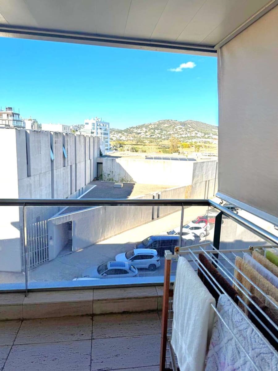 3 slaapkamer Strandappartement te koop in Ibiza dorp met zwembad garage - € 850.000 (Ref: 8937059)