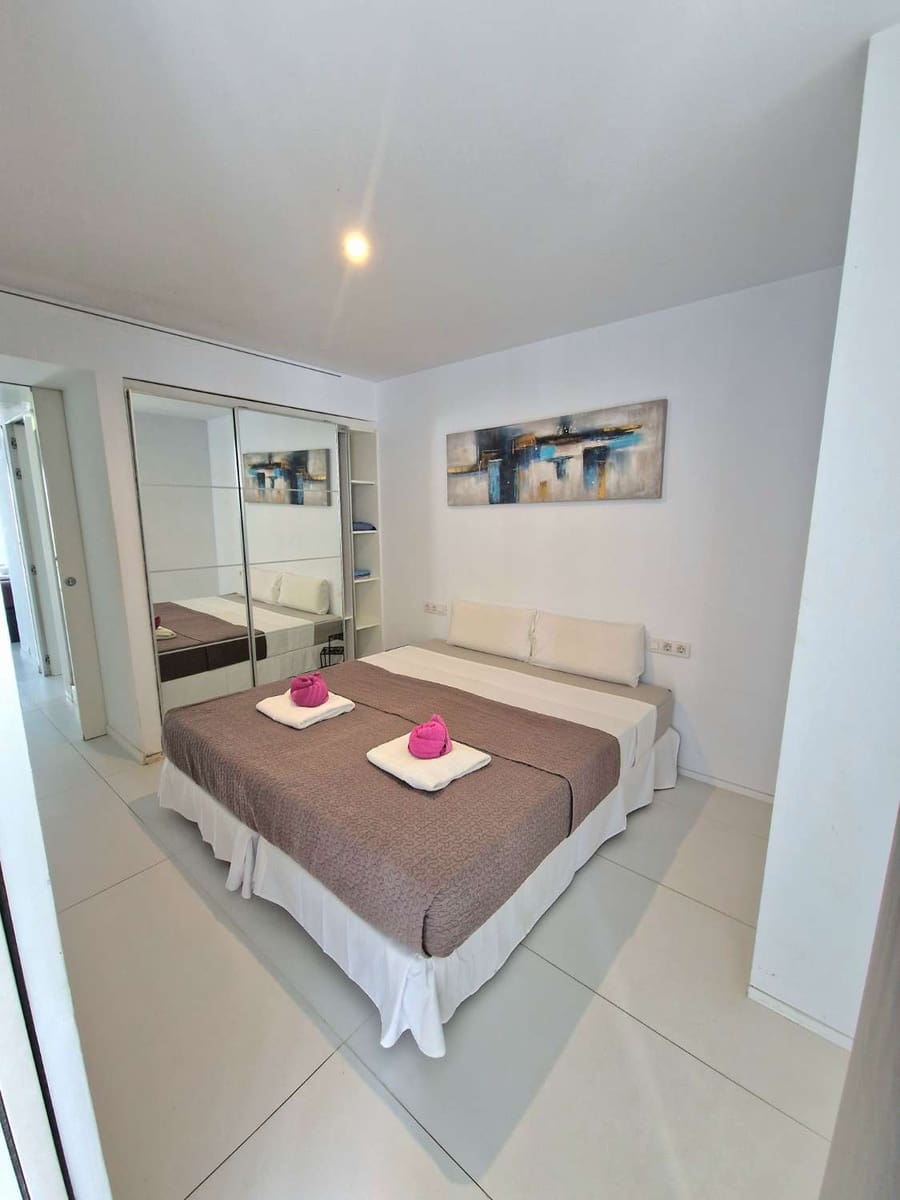 2 slaapkamer Strandappartement te huur in Ibiza dorp met zwembad garage - € 1.700 (Ref: 8988045)