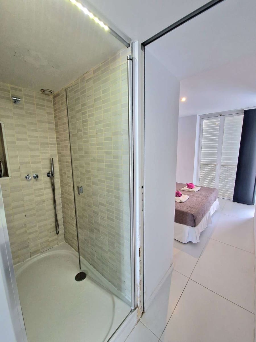 2 slaapkamer Strandappartement te huur in Ibiza dorp met zwembad garage - € 1.700 (Ref: 8988045)