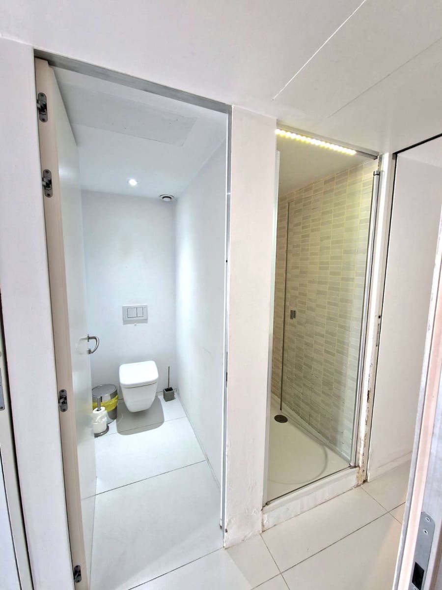 2 slaapkamer Strandappartement te huur in Ibiza dorp met zwembad garage - € 1.700 (Ref: 8988045)