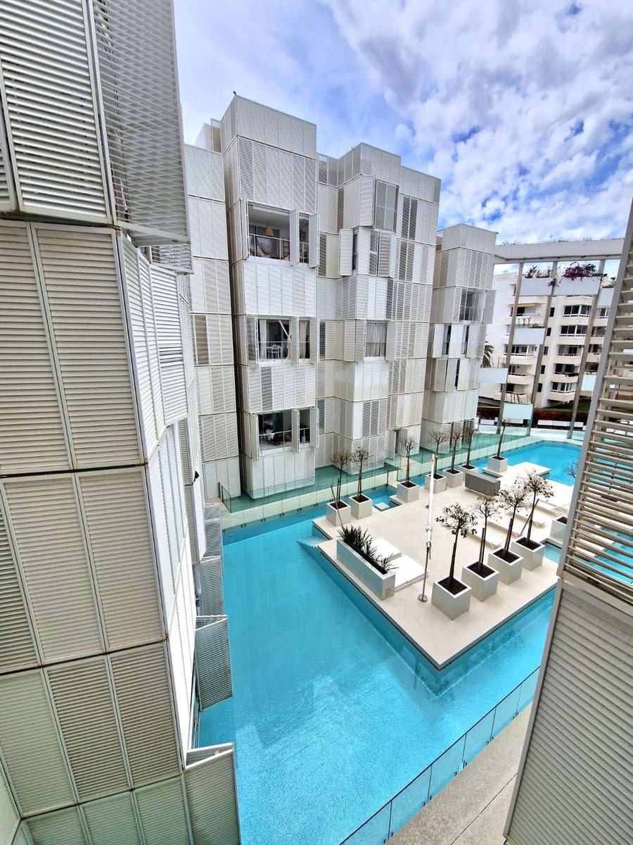 2 slaapkamer Strandappartement te huur in Ibiza dorp met zwembad garage - € 1.700 (Ref: 8988045)