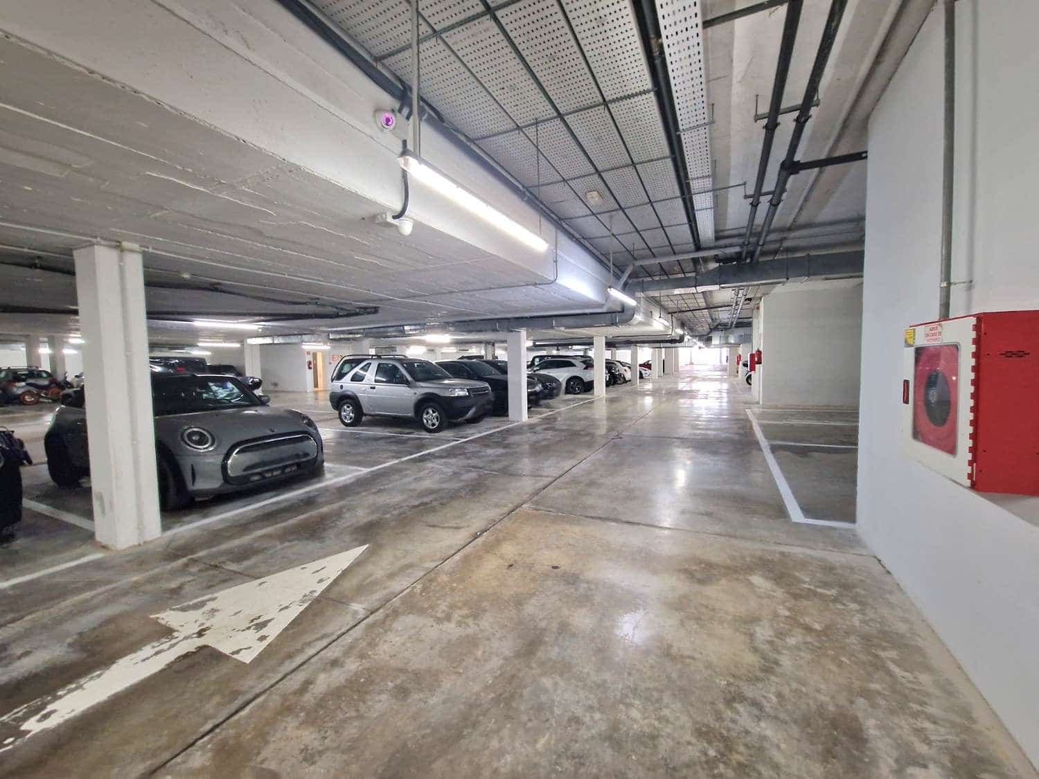 2 slaapkamer Strandappartement te huur in Ibiza dorp met zwembad garage - € 1.700 (Ref: 8988045)