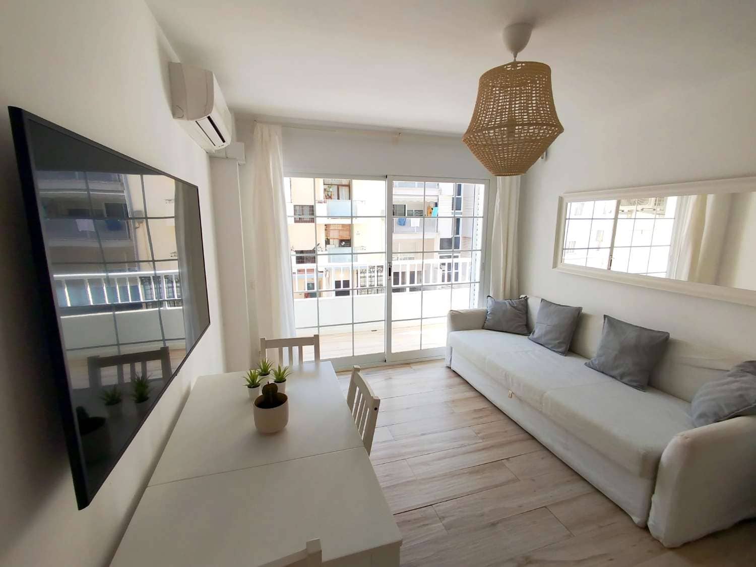 Appartement de Plage de 1 chambre à louer à Ibiza ville - 2 500 € (Ref: 9013825)