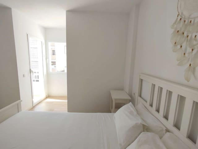 Appartement de Plage de 1 chambre à louer à Ibiza ville - 2 500 € (Ref: 9013825)