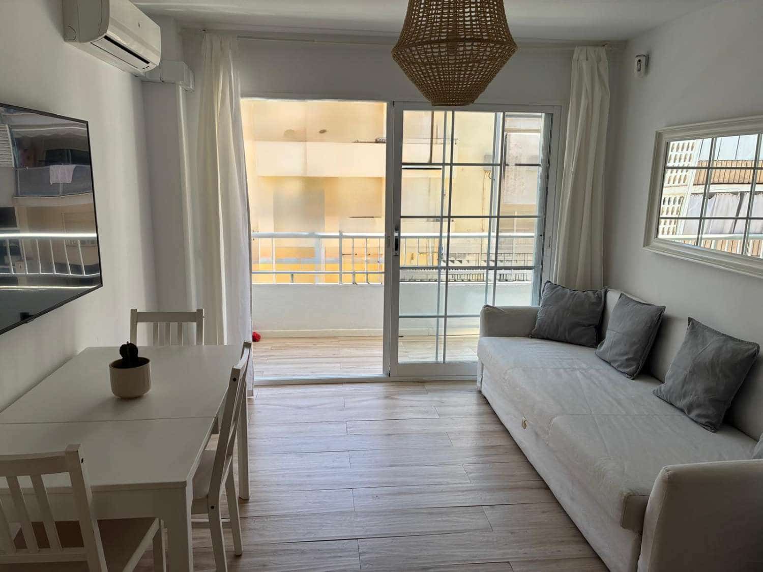 Appartement de Plage de 1 chambre à louer à Ibiza ville - 2 500 € (Ref: 9013825)