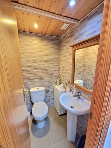 4 soveværelse Rækkehus til salg i San Jose / Sant Josep de Sa Talaia med swimmingpool - € 555.000 (Ref: 9084991)