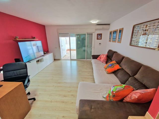 4 soveværelse Rækkehus til salg i San Jose / Sant Josep de Sa Talaia med swimmingpool - € 555.000 (Ref: 9084991)