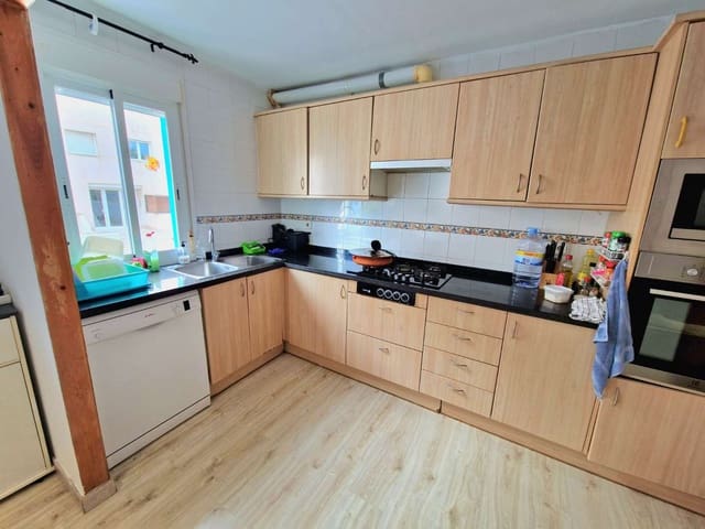 4 soveværelse Rækkehus til salg i San Jose / Sant Josep de Sa Talaia med swimmingpool - € 555.000 (Ref: 9084991)