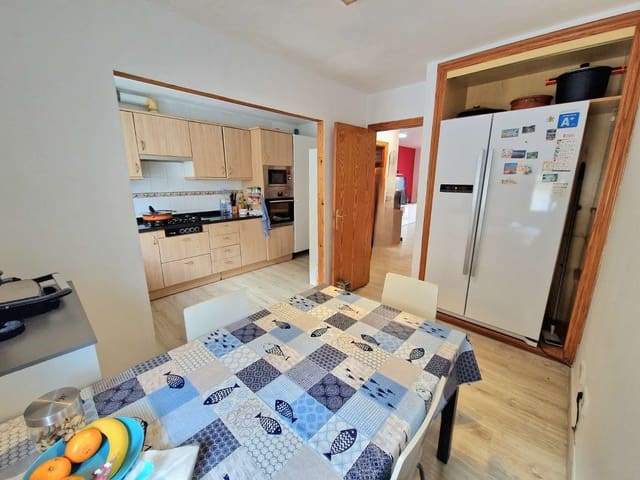 4 soveværelse Rækkehus til salg i San Jose / Sant Josep de Sa Talaia med swimmingpool - € 555.000 (Ref: 9084991)