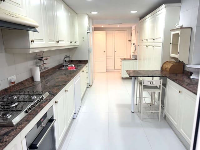 4 slaapkamer Strandappartement te koop in Ibiza dorp met zwembad garage - € 2.900.000 (Ref: 9115928)