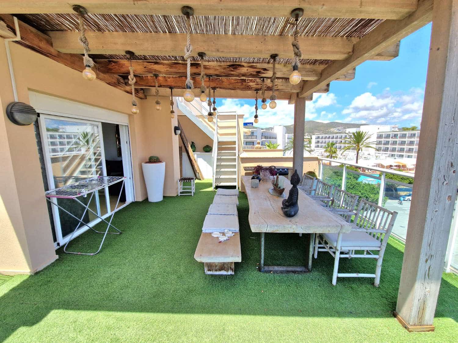 2 soveværelse Penthouse til salg i Ibiza by med swimmingpool - € 1.045.000 (Ref: 9134215)