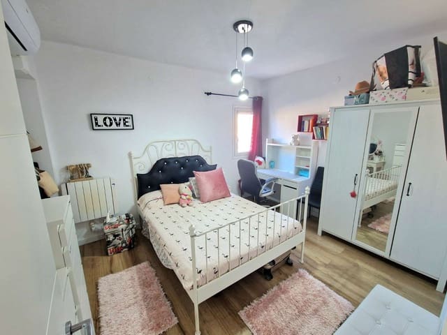 3 soveværelse Strandlejlighed til salg i Sant Antoni de Portmany - € 649.000 (Ref: 9186747)