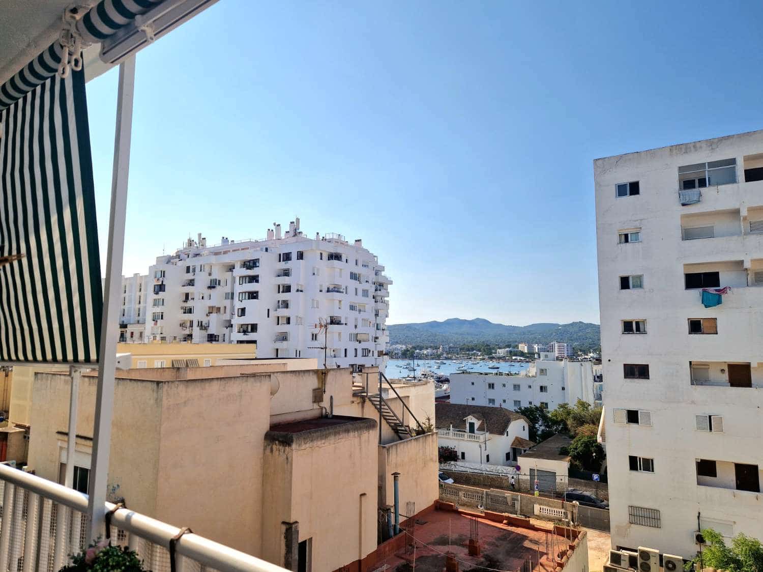 3 soveværelse Strandlejlighed til salg i Sant Antoni de Portmany - € 649.000 (Ref: 9186747)