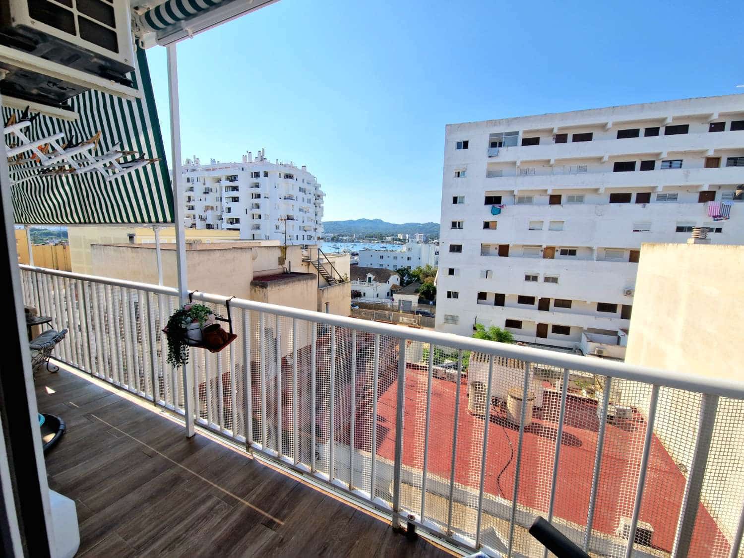 3 soveværelse Strandlejlighed til salg i Sant Antoni de Portmany - € 649.000 (Ref: 9186747)