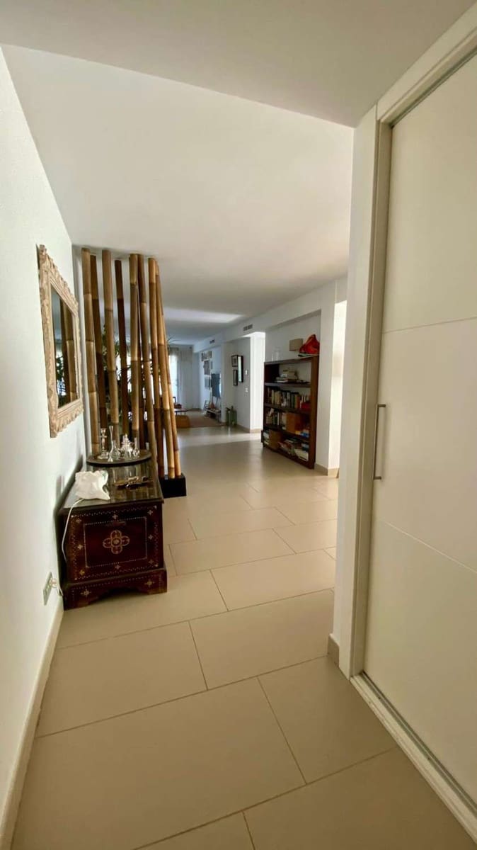 2 bedroom Flat for sale in Ibiza / Eivissa town with pool - € 880,000 (Ref: 9367088)