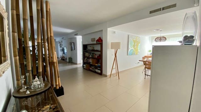 2 slaapkamer Flat te koop in Ibiza dorp met zwembad - € 880.000 (Ref: 9367088)