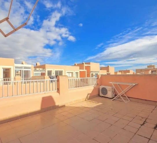 3 slaapkamer Rijtjeshuis te koop in Ibiza dorp met zwembad - € 1.200.000 (Ref: 9375040)