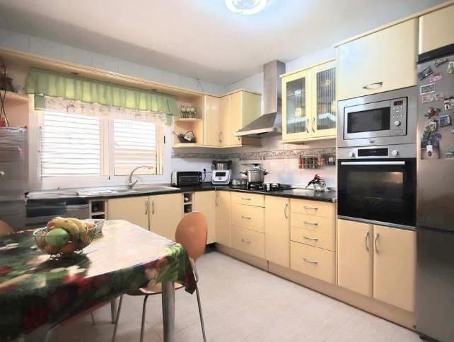 3 slaapkamer Rijtjeshuis te koop in Ibiza dorp met zwembad - € 1.200.000 (Ref: 9375040)