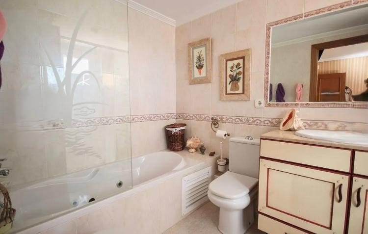 3 slaapkamer Rijtjeshuis te koop in Ibiza dorp met zwembad - € 1.200.000 (Ref: 9375040)