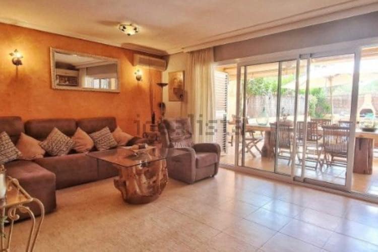 3 slaapkamer Rijtjeshuis te koop in Ibiza dorp met zwembad - € 1.200.000 (Ref: 9375040)