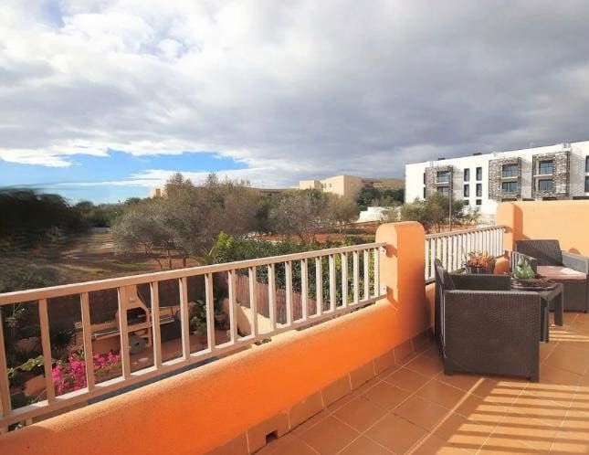 3 slaapkamer Rijtjeshuis te koop in Ibiza dorp met zwembad - € 1.200.000 (Ref: 9375040)