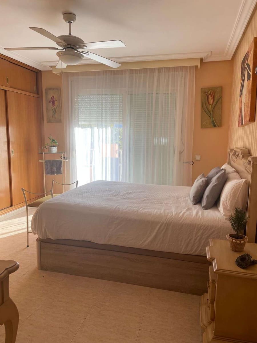 3 slaapkamer Rijtjeshuis te koop in Ibiza dorp met zwembad - € 1.200.000 (Ref: 9375040)