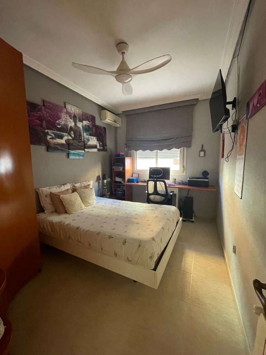 3 slaapkamer Rijtjeshuis te koop in Ibiza dorp met zwembad - € 1.200.000 (Ref: 9375040)